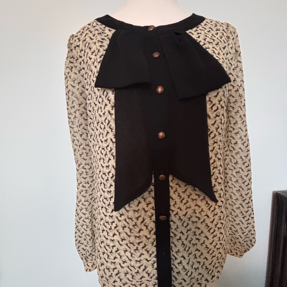 Black and Cream Women's Top